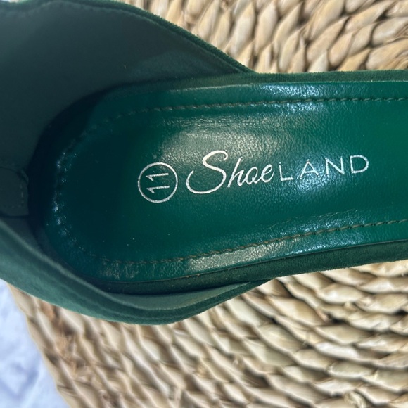 Elegant Green Suede Heels with Ankle Strap - Picture 6 of 7